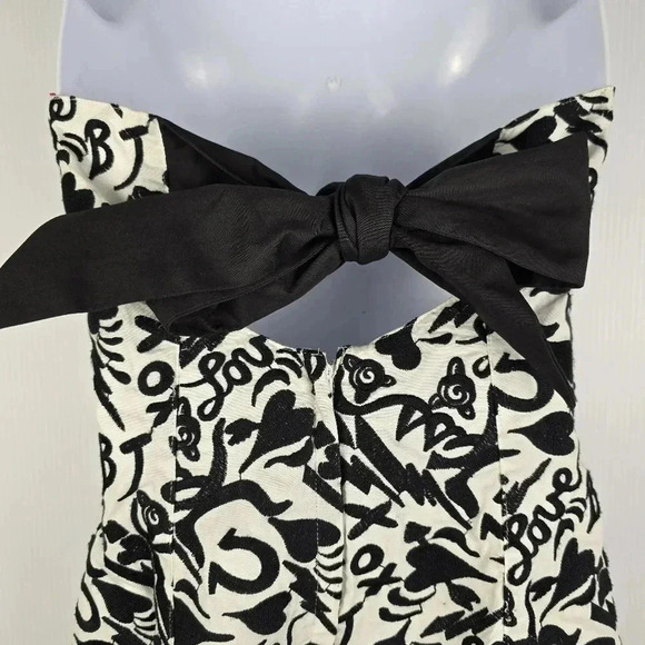 Betsey Johnson Black and White Strapless Dress With Tied Bow Back Size 4. - Picture 6 of 8